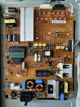 EAX65424001 (2.7) LG 47LB700V használt alkatrész 