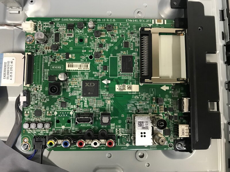 EAX67862002 (1.0) LG 32LK510BPLD használt alkatrész