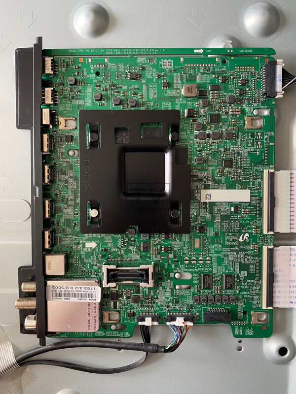 BN41-02636A Samsung UE55Q6FNAT használt alkatrész, sérült USB