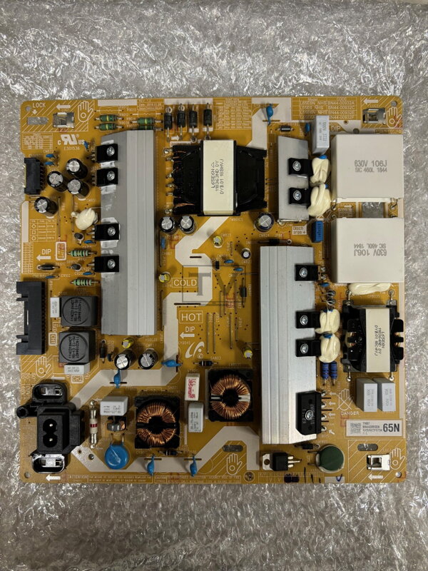 BN4400932A Samsung UE65NU7172U használt alkatrészek